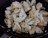 Foto del paso 2 de la receta: Coliflor keto con bacon