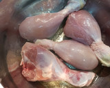 Foto del paso 1 de la receta: Muslos de pollo 🍗 al chilindrón 🍲
