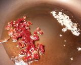 Foto del paso 2 de la receta Revuelto de tomates secos achoados y atún en conservas
