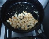 Foto del paso 2 de la receta: Revuelto de langostino y puerro