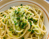 Foto del paso 6 de la receta: Espaguetis con salsa de calabacín y limón con aroma de menta