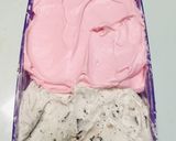 Foto langkah ke 4 dari resep Vanilla Oreo & Pinky Velvet Soft Ice Cream.