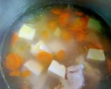 Foto langkah ke 3 dari resep Sayur Sop Kentang Wortel Tahu Putih.
