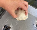 Foto del paso 3 de la receta: Trenza y tapitas de arándano con chocolate