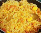 A picture of step 9 of Paneer bhurji masala maggi 😋❤️.