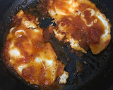Foto del paso 5 de la receta: Huevos estrellados en sofrito