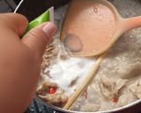 Foto langkah ke 3 dari resep Ayam Suwir Kuah Santan.
