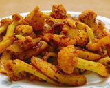 A picture of step 3 of Aloo Gobhi.
