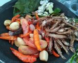 Foto langkah ke 1 dari resep 44. Teri Uleg Ala Sambal Roa.