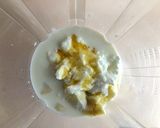 A picture of step 1 of Strawberry Banana Smoothie.