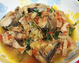 Hình bước làm 3 của món Cá nục kho cà chua