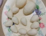 Hình bước làm 2 của món Trứng cút kho tiêu