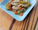 Foto langkah ke 5 dari resep Tumis Ikan Asin dan Tomat Hijau.