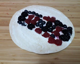 Foto del paso 2 de la receta: Wrap de frutos rojos