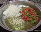 Foto del paso 2 de la receta: Guiso marinero de cazón o tintorera con papas y fideos