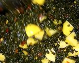 A picture of step 5 of Aloo Palak.