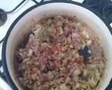 Foto del paso 2 de la receta: Guiso con carne, papas y fideos rulitos