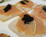 Foto del paso 1 de la receta: Canapés de salmón