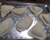 A picture of step 7 of Jaggery Carrot Pudding Empanada.