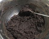 A picture of step 1 of Oreo bomb 💣.