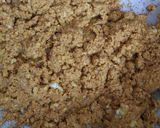 बेसन की चक्की(besan ki chikki recipe in hindi) रेसिपी चरण 2 फोटो