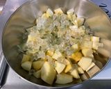 A picture of step 4 of Apple and Double Lemon Tart.