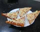 गार्लिक ब्रेड (garlic bread recipe in Hindi) रेसिपी चरण 2 फोटो