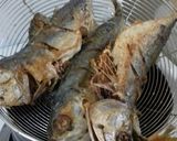 Foto langkah ke 1 dari resep Ikan kembung bumbu iris.