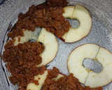 Foto del paso 3 de la receta: Bizcocho húmedo con confitura de nísperos y manzana 🍎