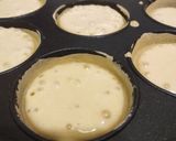 Foto langkah ke 3 dari resep Martabak Manis Mini Ekonomis (Lembut dan Bersarang).