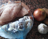 Foto del paso 1 de la receta: Emperador con salsa y marisco