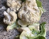 Une image de l'étape 1 de 🪹Velouté de 🥬chou -fleur🍃Edam cheese🧀.