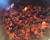 Une image de l'étape 1 de Crumble aux cranberries fraîches clémentines et amandes.