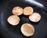 A picture of step 4 of Pani puri.