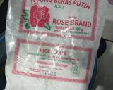 Foto langkah ke 1 dari resep Kue Putu Daun Pisang.