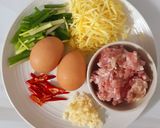 รูปขั้นตอนการทำที่ 1 ของ "หมูสับไข่ผัดขิง"Stir Fried Minced Pork&Eggs with Ginger