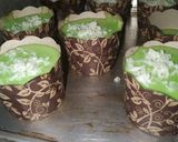 Foto langkah ke 5 dari resep Muffin Pandan Keju (Cuma Diaduk Saja, Mudah).