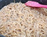 A picture of step 3 of Khoay wali vermicelli.