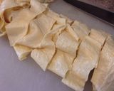 A picture of step 2 of Beef with yuba.