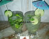 A picture of step 1 of Classic mojito cocktail.