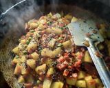 आलू गाजर की सब्जी(aloo gajar ki sabzi recipe in hindi) रेसिपी चरण 4 फोटो