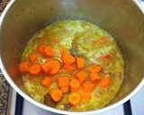 Foto del paso 6 de la receta: Cuartos traseros de pollo con puerros, zanahorias al azafrán