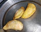 A picture of step 17 of Mawa Gujiya.