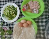 Foto langkah ke 1 dari resep Martabak telur kulit lumpia.