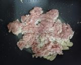 รูปขั้นตอนการทำที่ 1 ของ ผัดเห็ดนางฟ้าถั่วหวานหมูสับ