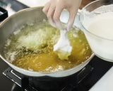 Foto langkah ke 5 dari resep Resep Ayam Goreng Bawang Putih & Nasi Daun Jeruk (Resep Devina Hermawan).