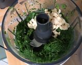 Une image de l'étape 4 de Pesto de fanes de radis à l'ail, tomates séchées, citron confit et parmesan.