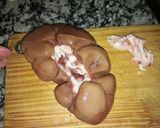 Foto del paso 2 de la receta: Riñones al vino blanco con arroz y cebolla acaramelada