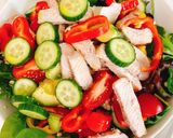 Hình bước làm 2 của món Eat clean (salad thịt heo áp chảo)