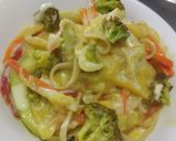 Foto del paso 11 de la receta: Plato de vegetales salteados cremosos con pasta🥦🌶️🧅🥕🍝